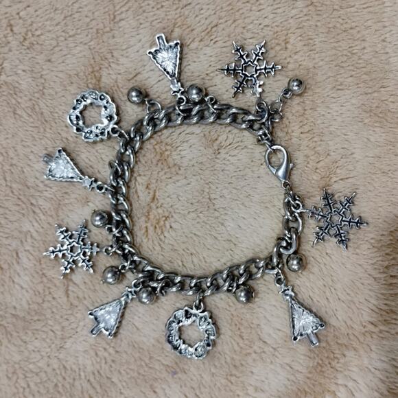 Vintage Silver Tone Christmas Tree Snowflake Charm Bracelet - Picture 2 of 5